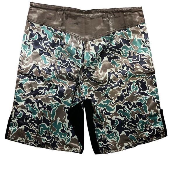 Men's Camouflage Athletic Shorts - Green and Brown - Picture 4 of 15